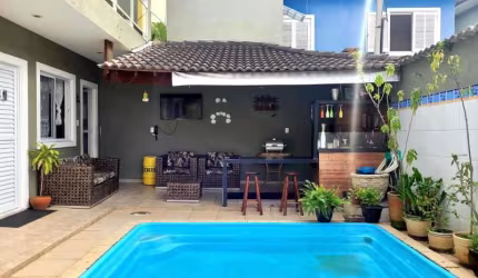 Casa em condomínio fechado com 3 quartos à venda na Rua Professor Santos Moreira, Camorim, Rio de Janeiro, 180 m2 por R$ 560.000