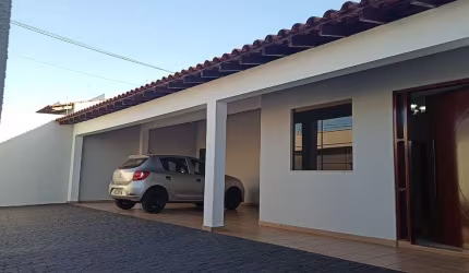 Casa com 3 quartos à venda na Cidade Jardim, Uberlândia  por R$ 890.000