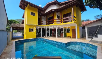 Casa em condomínio fechado com 3 quartos para alugar na Rua Ubatuba, 249, Praia da Lagoinha, Ubatuba por R$ 1.300 Por Dia