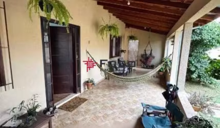 Casa a venda no Bosque dos Eucaliptos - 03 dormitórios sendo 250 m²