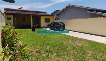 Aconchegante casa a venda em Caraguatatuba Bairro Massaguaçu