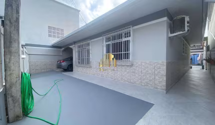 Casa à venda, no Bairro Forquilhinha, São José-SC, com 3 quartos, sendo 1 suíte, com 1 vaga