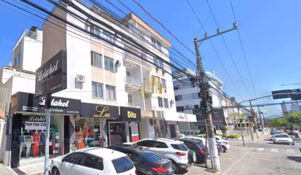 Cobertura à venda, no Bairro Kobrasol, São José-SC, com 4 quartos, sendo 1 suíte, com 1 vaga