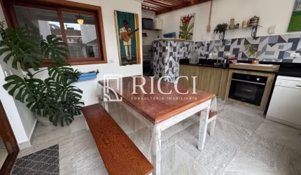 Imperdível oportunidade: Casa em condomínio à venda em Juquehy, São Sebastião-SP! 3 quartos, 1 suíte, 2 salas, 3 banheiros, 1 vaga, 130m².