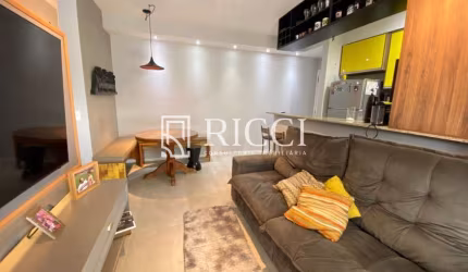 Apartamento à venda na Pompéia, Santos-SP: 2 quartos, 1 suíte, 2 salas, 2 banheiros, 1 vaga e 64m². Agende já sua visita!
