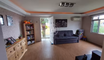 Casa 3 Dormitórios, Sendo 1 Suíte