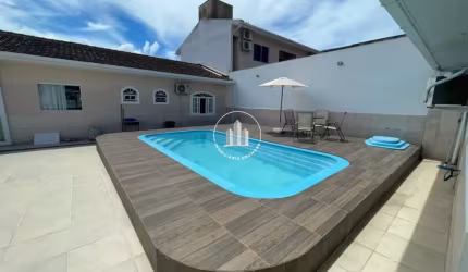 Casa 3 Dormitórios, Sendo 1 Suíte