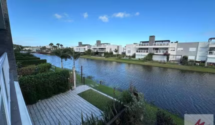 SOBRADO COM DOIS QUARTOS, JACUZZI, FRENTE LAGO, XANGRI-LA-RS