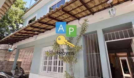 Casa para Venda em Duque de Caxias, Engenho do Porto, 4 dormitórios, 1 suíte, 3 banheiros, 2 vagas