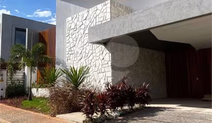 Casa com 3 quartos à venda em Condomínio Residencial Belas Artes - GO