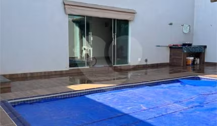 Sobrado com 3 quartos à venda em Loteamento Residencial América - GO