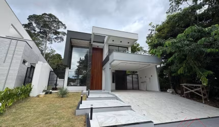 Casa com 4 suítes à venda no Condomínio Alphaville 4, 311 m² - Ponta Negra - Manaus/AM