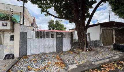 Casa com 3 quartos para alugar, 150 m² por R$ 3.000/mês - Parque 10 de Novembro - Manaus/AM