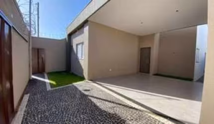 Casa para Venda em Uberlândia, Alto Umuarama, 3 dormitórios, 1 suíte, 1 banheiro, 2 vagas
