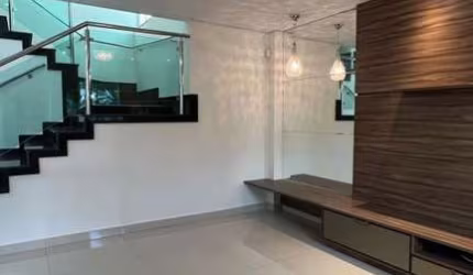 Casa para Venda em Uberlândia, Granada, 5 dormitórios, 4 suítes, 2 banheiros, 4 vagas