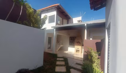 Casa para Venda em Uberlândia, Jardim Inconfidencia, 3 dormitórios, 3 suítes, 2 banheiros, 2 vagas