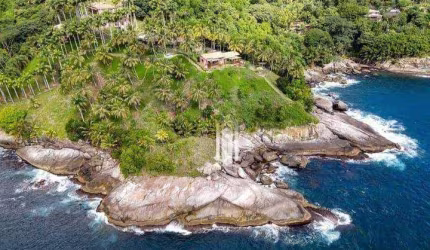 Ótimo Investimento em Pousada na Ilhabela com 36000 m² à Beira Mar