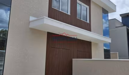 Casa  à venda  com 186 m² com piscina e espaço gourmet em ótima localização em A
