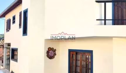 Casa em Atibaia no chácaras Brasil, 03 dormitórios.