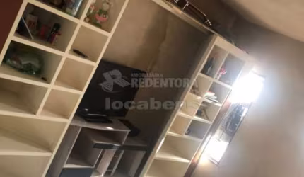 Eldorado - Casa com 3 dormitórios e 1 w.c. em excelente localização na Zona Norte