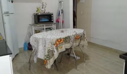 Nato Vetorazzo Casa com 2 dorms, sala, coz, wc, quintal, varanda, garagem coberta, bom valor, não financia