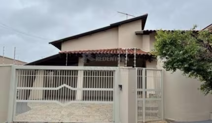 Linda casa no Jardim Nazareth