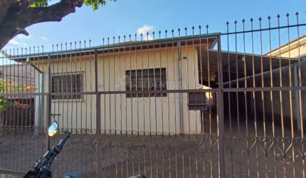 EXCELENTE RESIDÊNCIA COM 2 DORMS