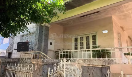 Casa de Frente para Praça em Mirassol