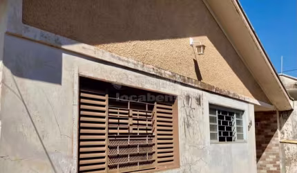 Jardim Urano - Casa com 3 dorms, 3 vagas, sala, coz, wc, quintal, portão eletrônico