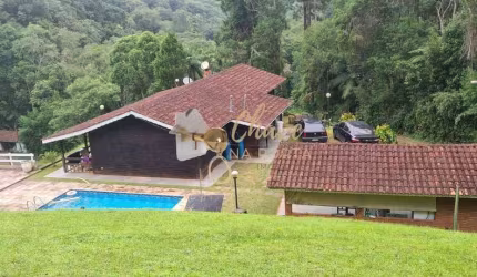 Chácara à venda em Embu Guaçu com 3 Dormitórios