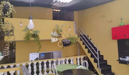 Sobrado com 2 casas e área de lazer à venda no Jardim Capela