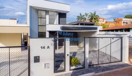 Arniqueiras Casa Alto Padrão  4 Quartos suíte 400m² 4 vaga Armários planejados