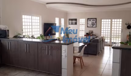 Cond Solar dos montes Arniquieras SHA CJ5 CH133 LT07  casa de laje com 5 quartos