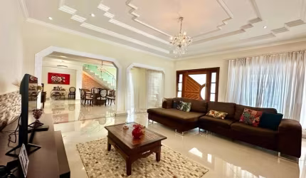 Conjunto 4 Arniqueiras 5 Quartos 3 Suítes 20 Vagas 500m² Closet Área de Serviço