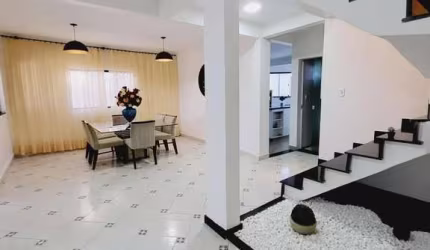 Conjunto 04 Arniqueiras Condomínio Sol Nascente 3 Quartos 1 Suíte 1 Vaga 250m²