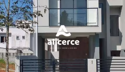 Sobrado 3 dormitórios com suíte - Jardim Botânico com apenas 2 unidades no Terreno