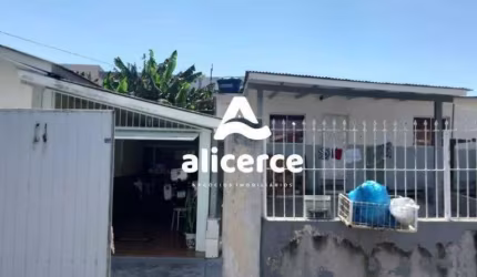 Casa à venda com 4 quartos , 140m² em Forquilhinha São José