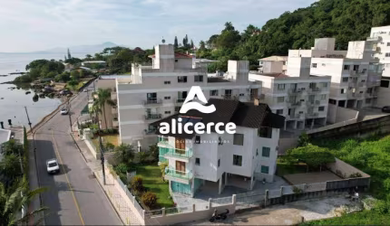 Casa à venda com 6 quartos 2 suítes, 370m² em Ponta de Baixo São José