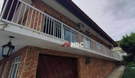 Casa com 3 dormitórios para alugar, 250 m² por R$ 8.000,00/mês - Jardim Planalto - Arujá/SP