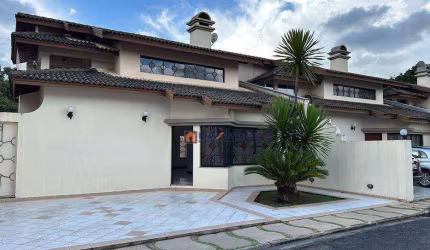 Casa com 3 dormitórios para alugar, 192 m² por R$ 6.000/mês - Jardim Siriema - Atibaia/SP
