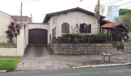 Casa com 4 quartos à venda na Avenida Copacabana, 124, Vila Assunção, Porto Alegre por R$ 2.000.000