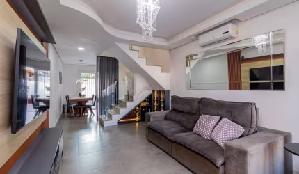 Casa com 2 quartos à venda na Rua Ivo Walter Kern, 10, Hípica, Porto Alegre por R$ 430.000