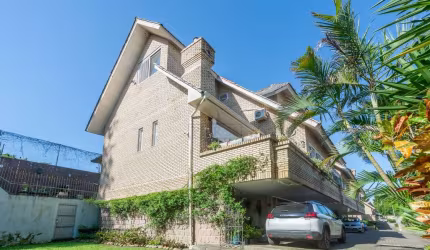 Casa em condomínio fechado com 3 quartos à venda na Rua Doutor Arnaldo da Silva Ferreira, 450, Jardim Isabel, Porto Alegre por R$ 1.600.000