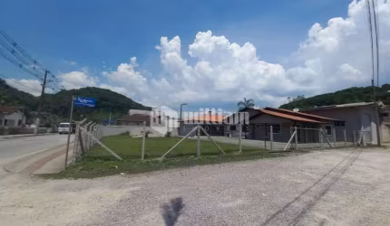 Casa comercial com 1 sala à venda no Bateas, Brusque , 195 m2 por R$ 1.500.000