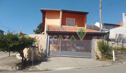 Espetacular Casa à Venda em Jacareí-SP, no Residencial Santa Paula: 4 Quartos, 2 Suítes, 2 Salas, 4 Banheiros, 2 Vagas e 178m²!