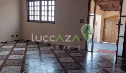 Casa com 3 quartos à venda na Avenida Arary Siqueira Moscatello, 237, Jardim do Portal, Jacareí por R$ 393.000