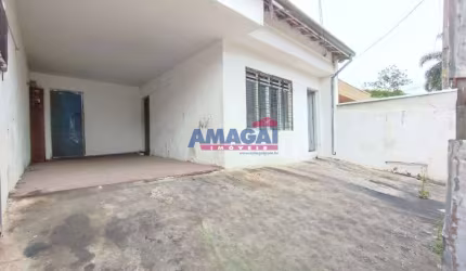 Casa com 2 quartos à venda no Jardim Jacinto, Jacareí  por R$ 260.000