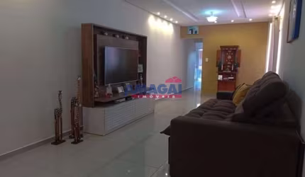 Casa com 3 quartos à venda no Jardim Bela Vista, Jacareí  por R$ 620.000