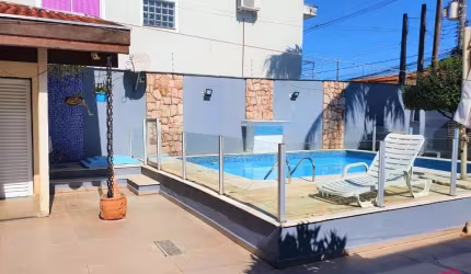 Casa com 3 quartos à venda no Martim de Sá, Caraguatatuba  por R$ 830.000
