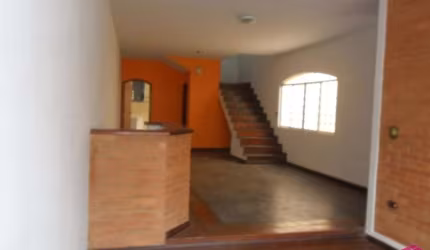 Casa com 3 quartos à venda no Centro, Jacareí  por R$ 390.000